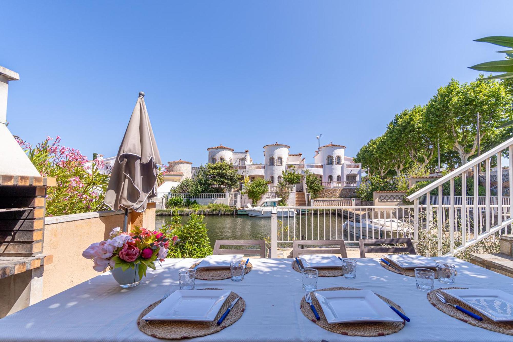 Jouvacations Villa Freser Empuriabrava Exterior foto