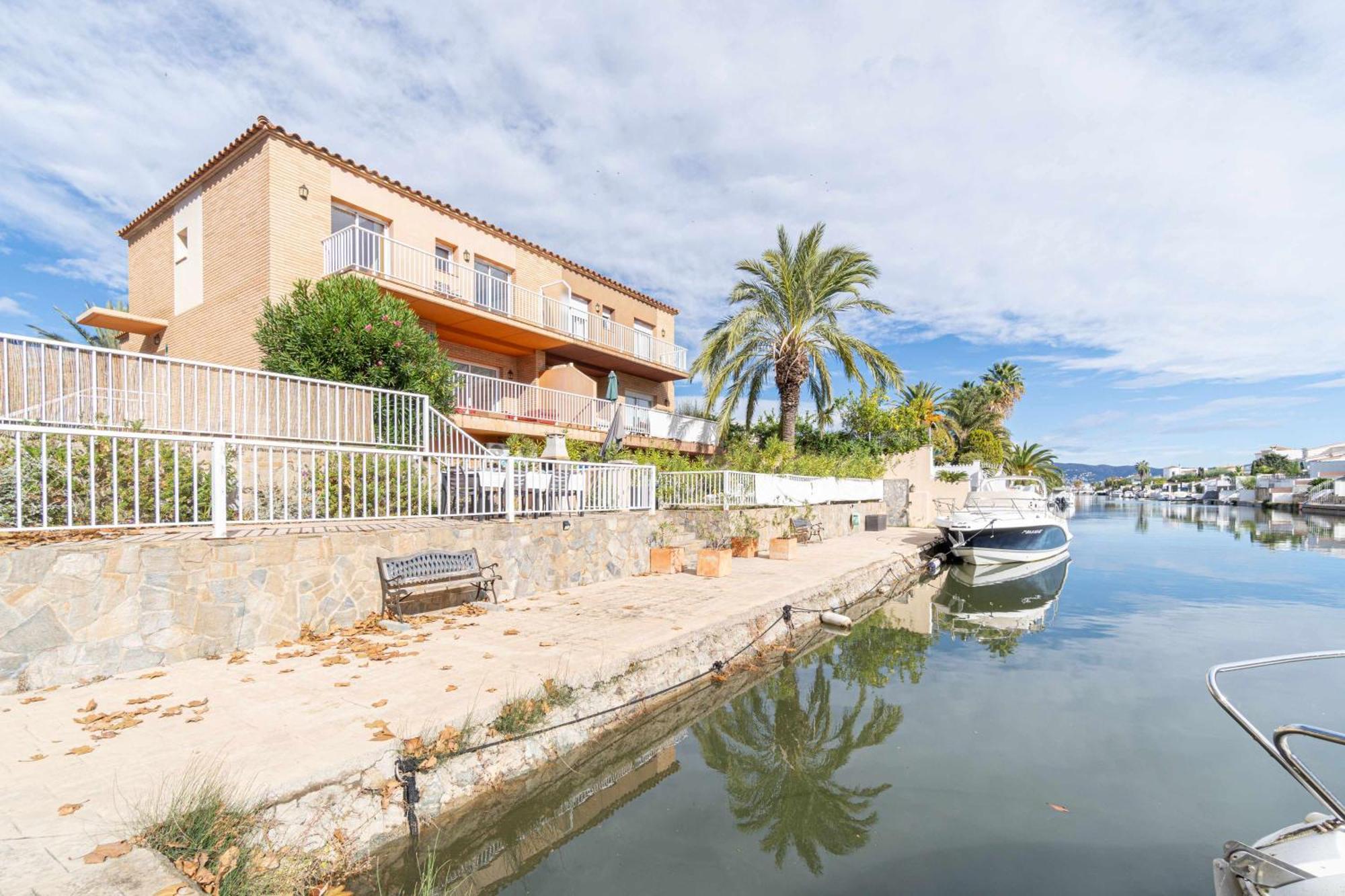 Jouvacations Villa Freser Empuriabrava Exterior foto